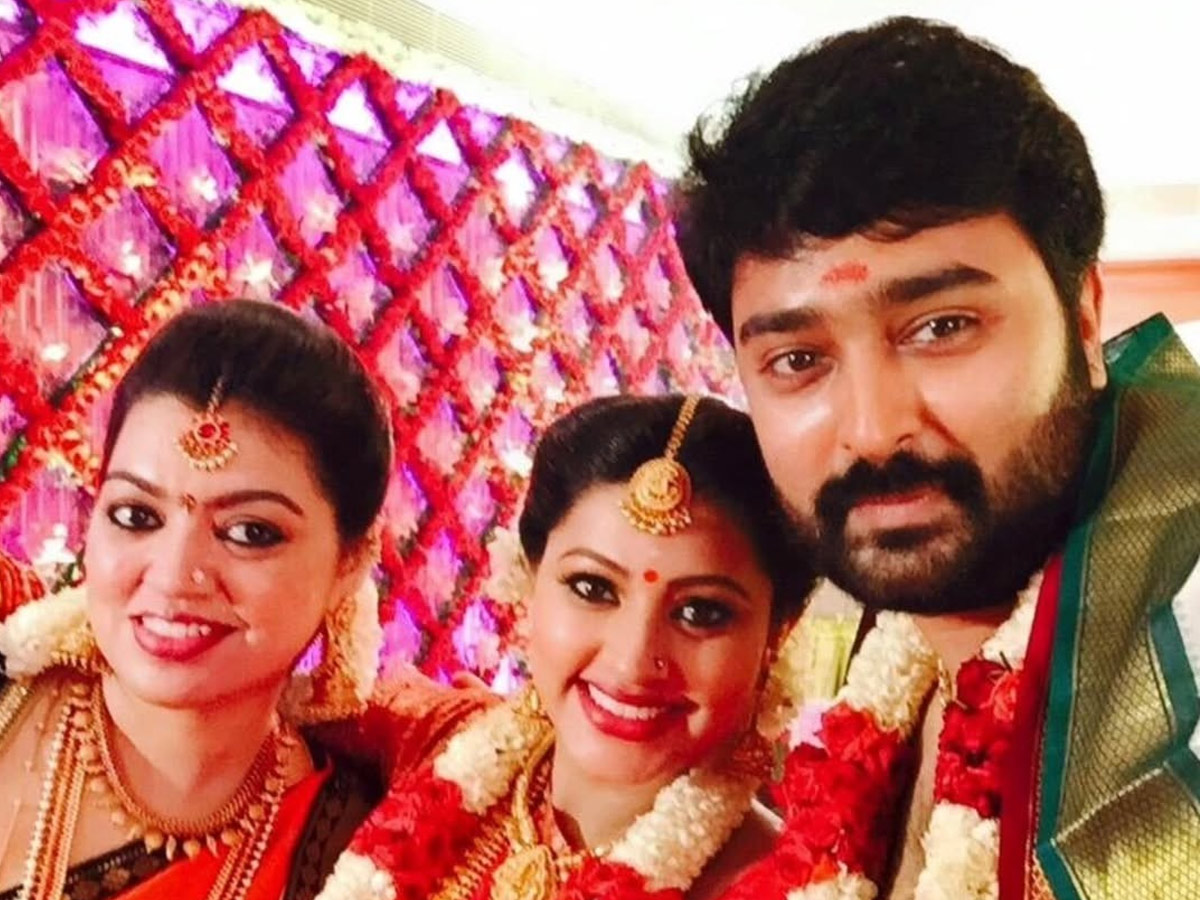 Sneha Prasanna celebrate 13th wedding Anniversary Photos3