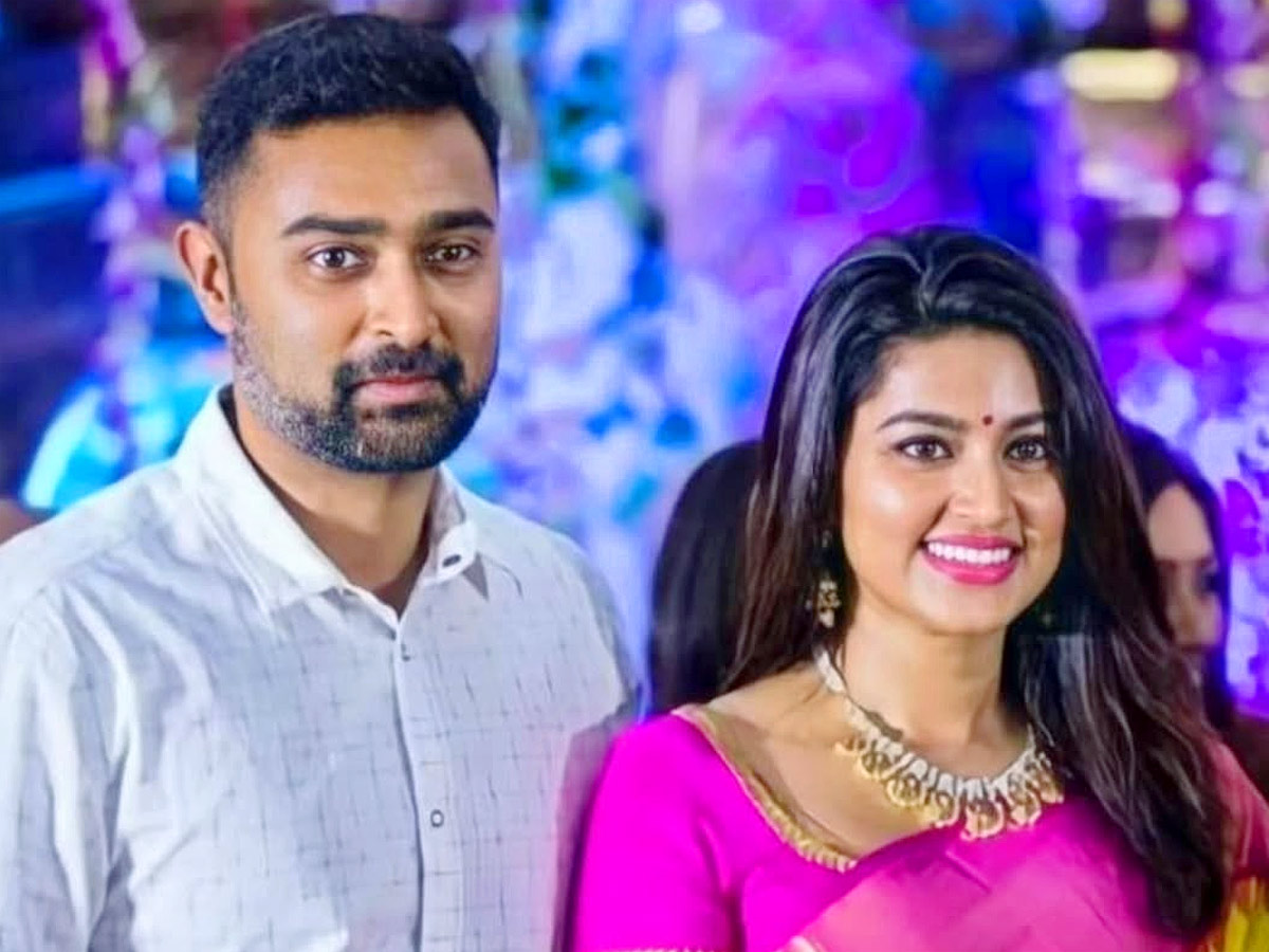 Sneha Prasanna celebrate 13th wedding Anniversary Photos9