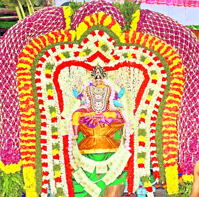 కోలాహలం..అగ్నిగుండ వసంతోత్సవం 2