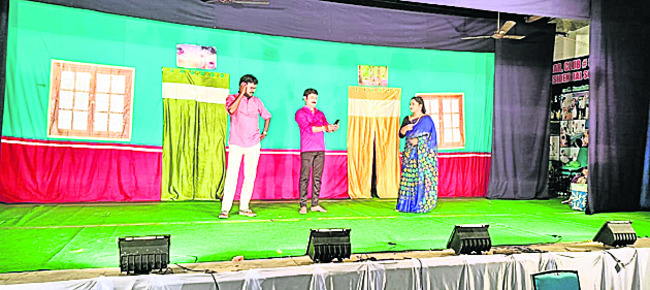 హృదయాలను తాకిన నాటికలు1