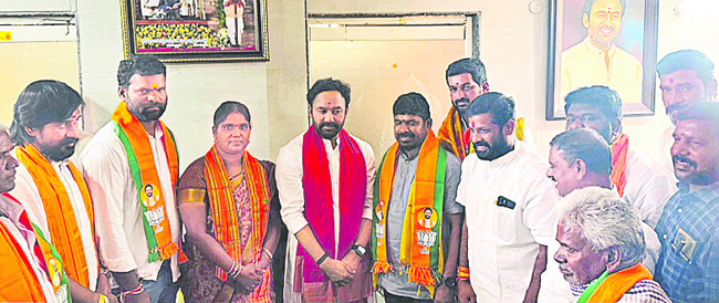 బీజేపీలో పలువురి చేరిక 1