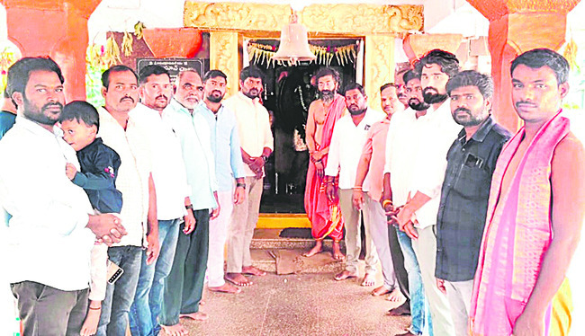 వీర జవాన్లకు ఘన నివాళి 1