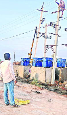నిరంతరం విద్యుత్ కాంతులు1