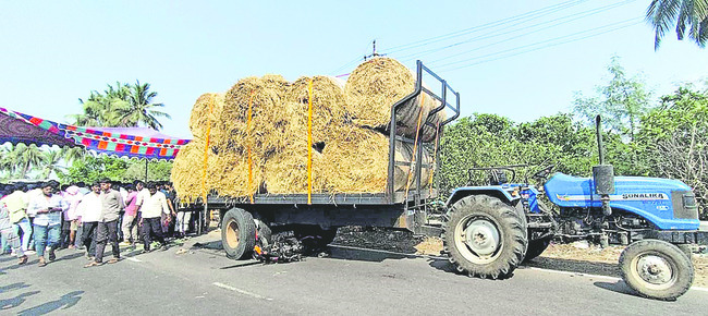 రోడ్డు ప్రమాదంలో యువకుడి మృతి 1