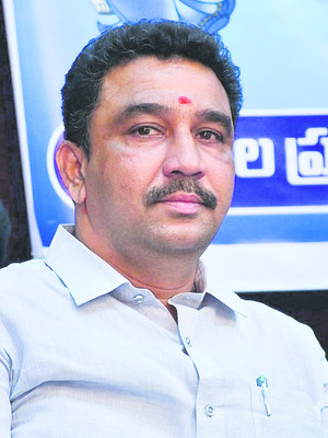 బట్టీలుపెట్టి.. పన్నులు ఎగ్గొట్టి1