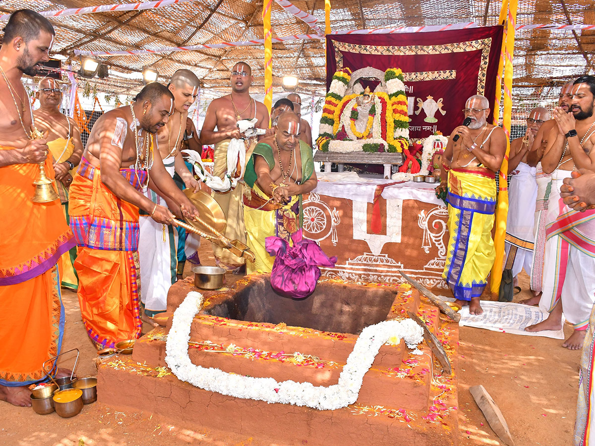 Giri Pradakshina In Yadagirigutta Sri Lakshmi Narasimha Swamy Temple10
