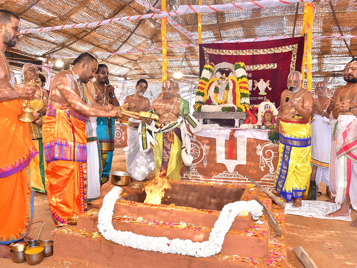 Giri Pradakshina In Yadagirigutta Sri Lakshmi Narasimha Swamy Temple12
