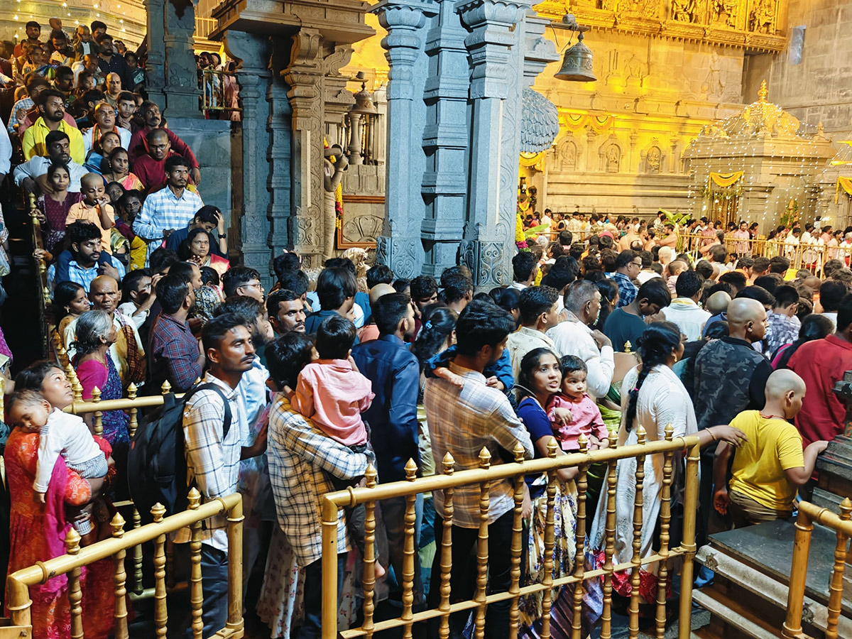Giri Pradakshina In Yadagirigutta Sri Lakshmi Narasimha Swamy Temple4