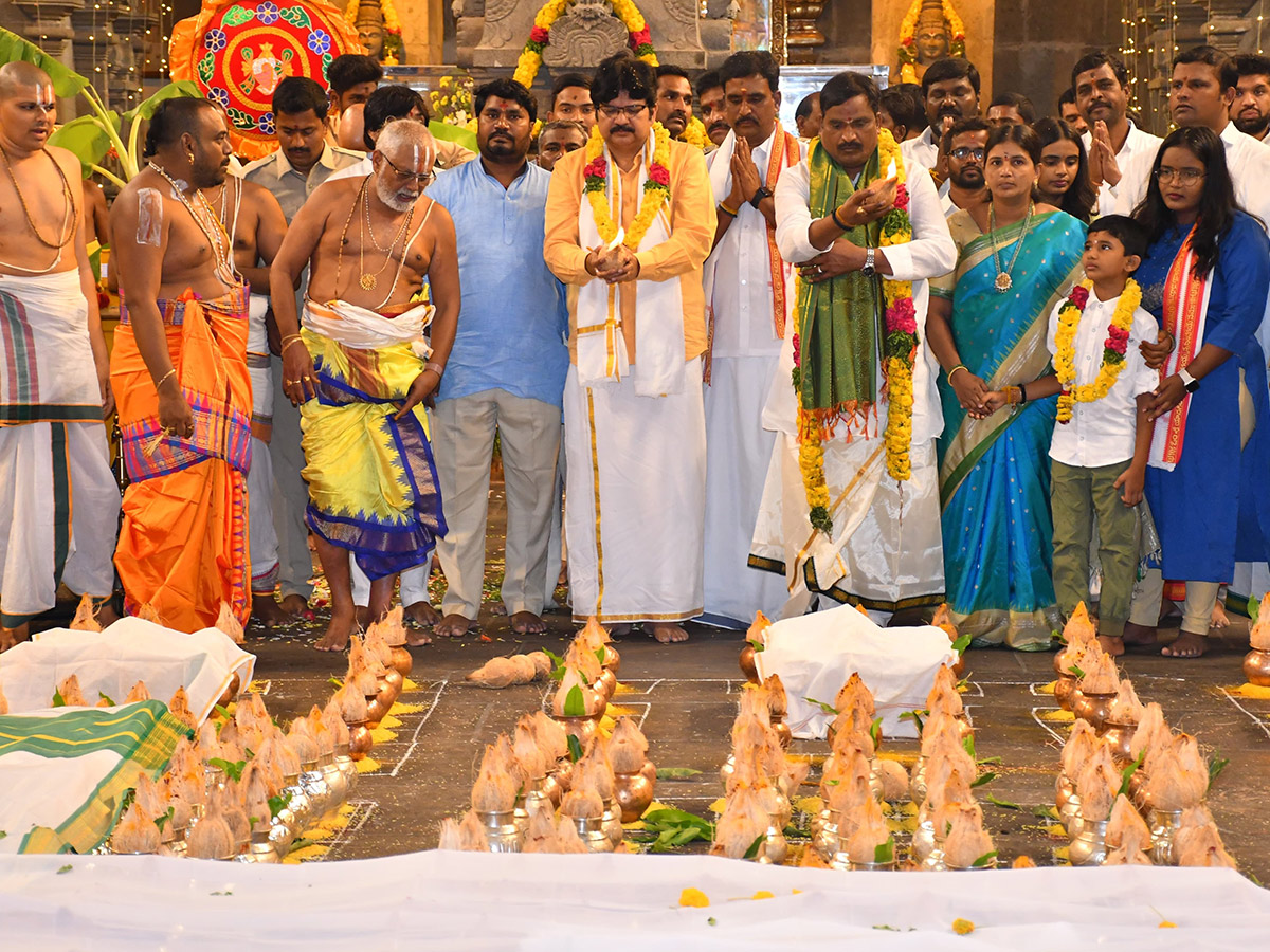 Giri Pradakshina In Yadagirigutta Sri Lakshmi Narasimha Swamy Temple9