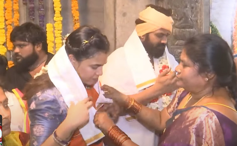 Manchu Manoj Couple Visited Gangamma Jatara At Tirupati Photos11