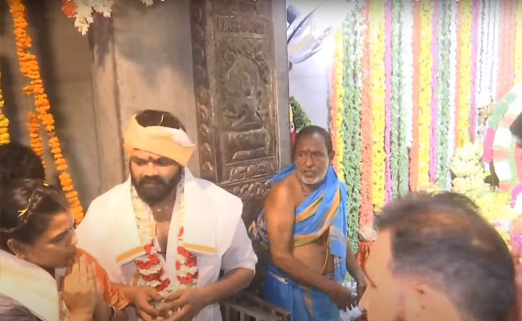 Manchu Manoj Couple Visited Gangamma Jatara At Tirupati Photos12
