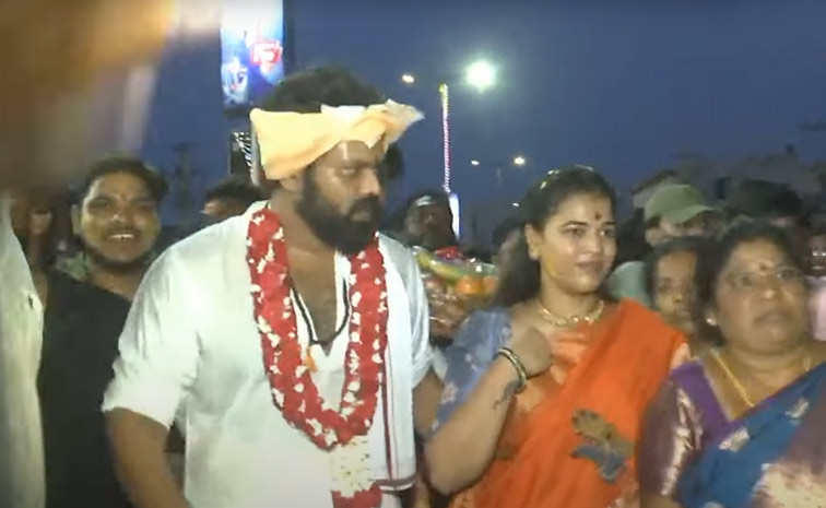 Manchu Manoj Couple Visited Gangamma Jatara At Tirupati Photos2