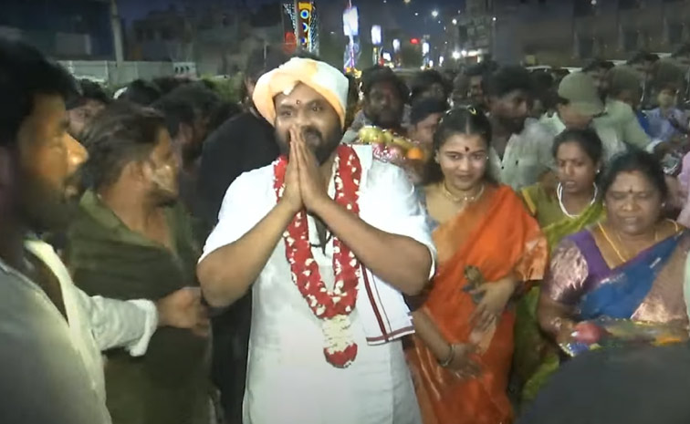 Manchu Manoj Couple Visited Gangamma Jatara At Tirupati Photos4