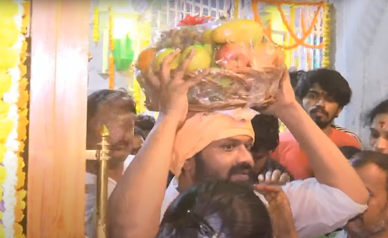 Manchu Manoj Couple Visited Gangamma Jatara At Tirupati Photos5