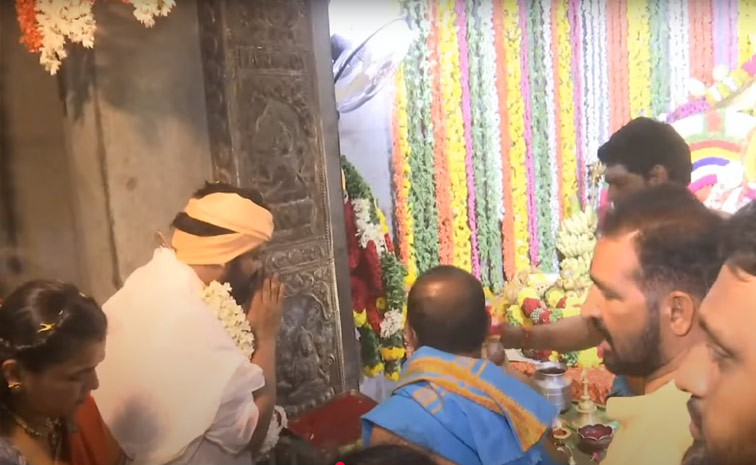 Manchu Manoj Couple Visited Gangamma Jatara At Tirupati Photos9