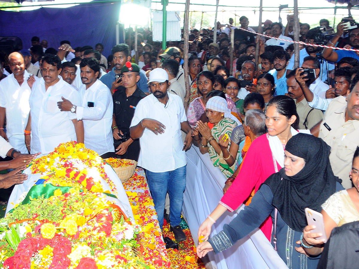 Operation Sindoor : Emotional Farewell to Martyr Murali Naik Photos9