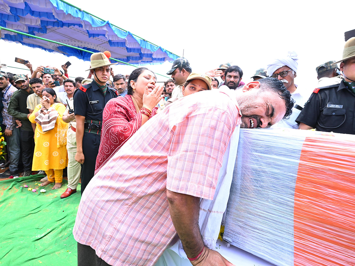 Operation Sindoor : Emotional Farewell to Martyr Murali Naik Photos2