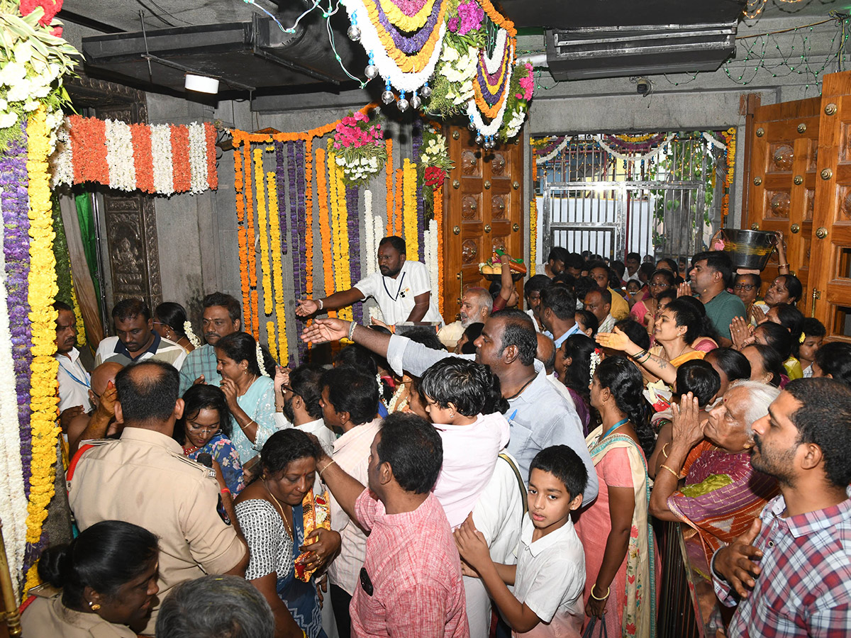 Tirupati Gangamma Jatara 2025 Festival Vibes10