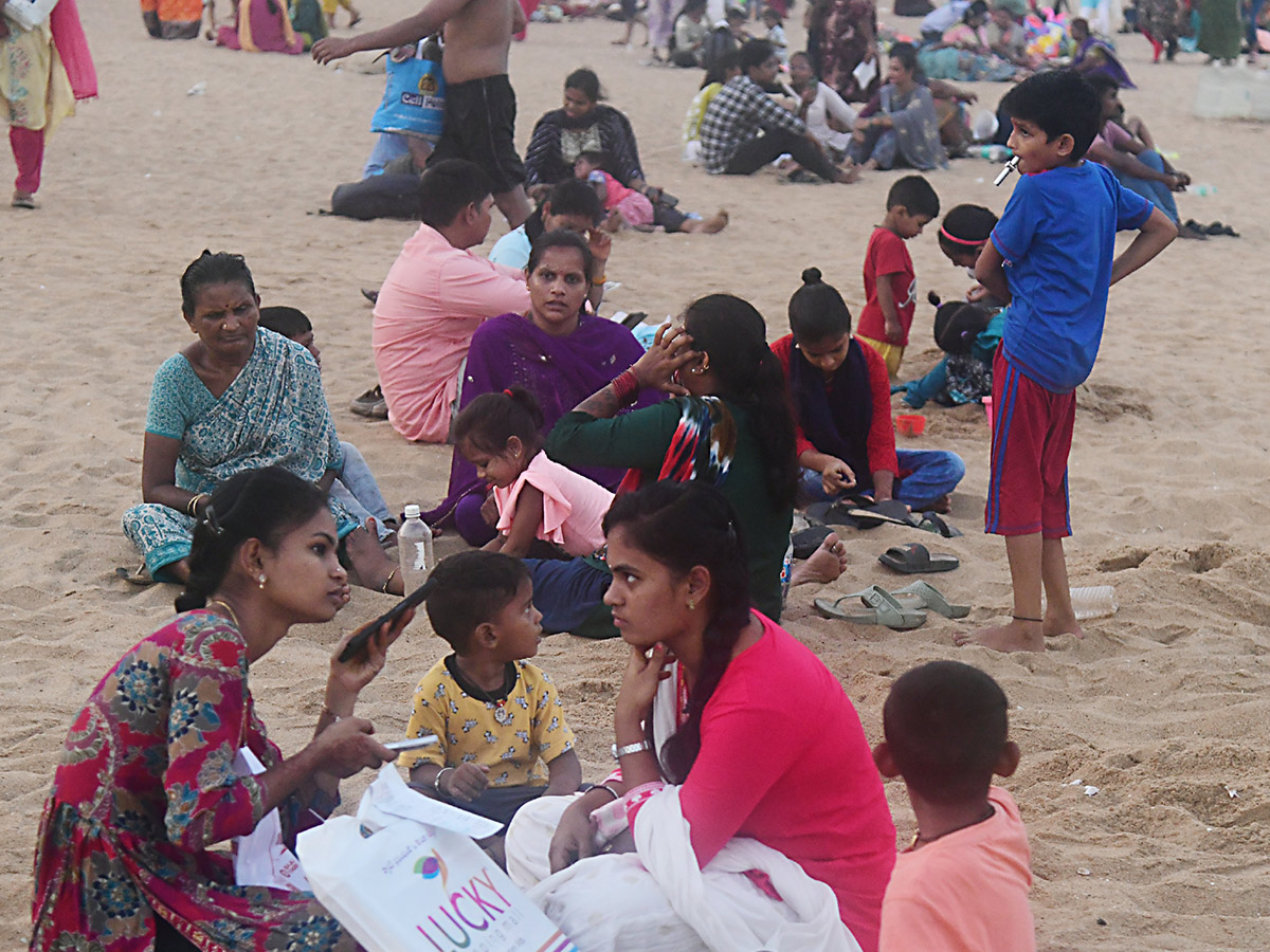 Visakhapatnam: A bustling crowd of visitors at RK Beach6