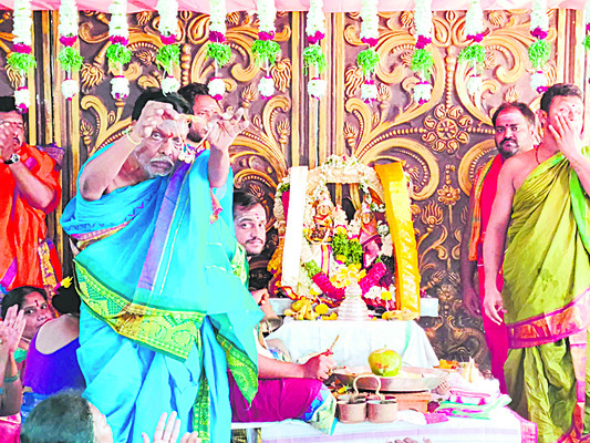పులకించిన భక్త జనం.. 1