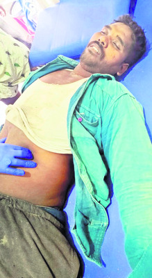 గోడ కూలి వ్యక్తి మృతి
1