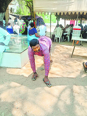 ప్రజల ఫిర్యాదులకు తక్షణం స్పందించాలి 1