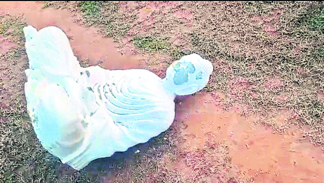 బుద్ధుడి విగ్రహం ధ్వంసం 1