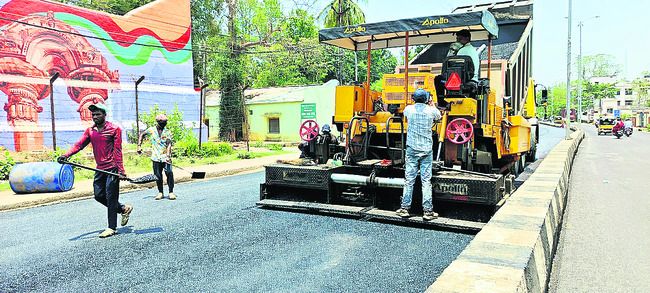 యువకుడిపై దుండగుల దాడి 1