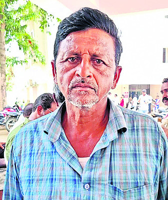 నీరుపేద రైతుల ఆందోళన2