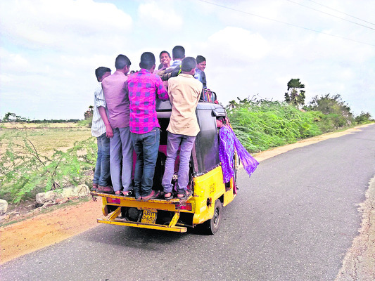 పల్లెకు రాని ‘వెలుగు’1
