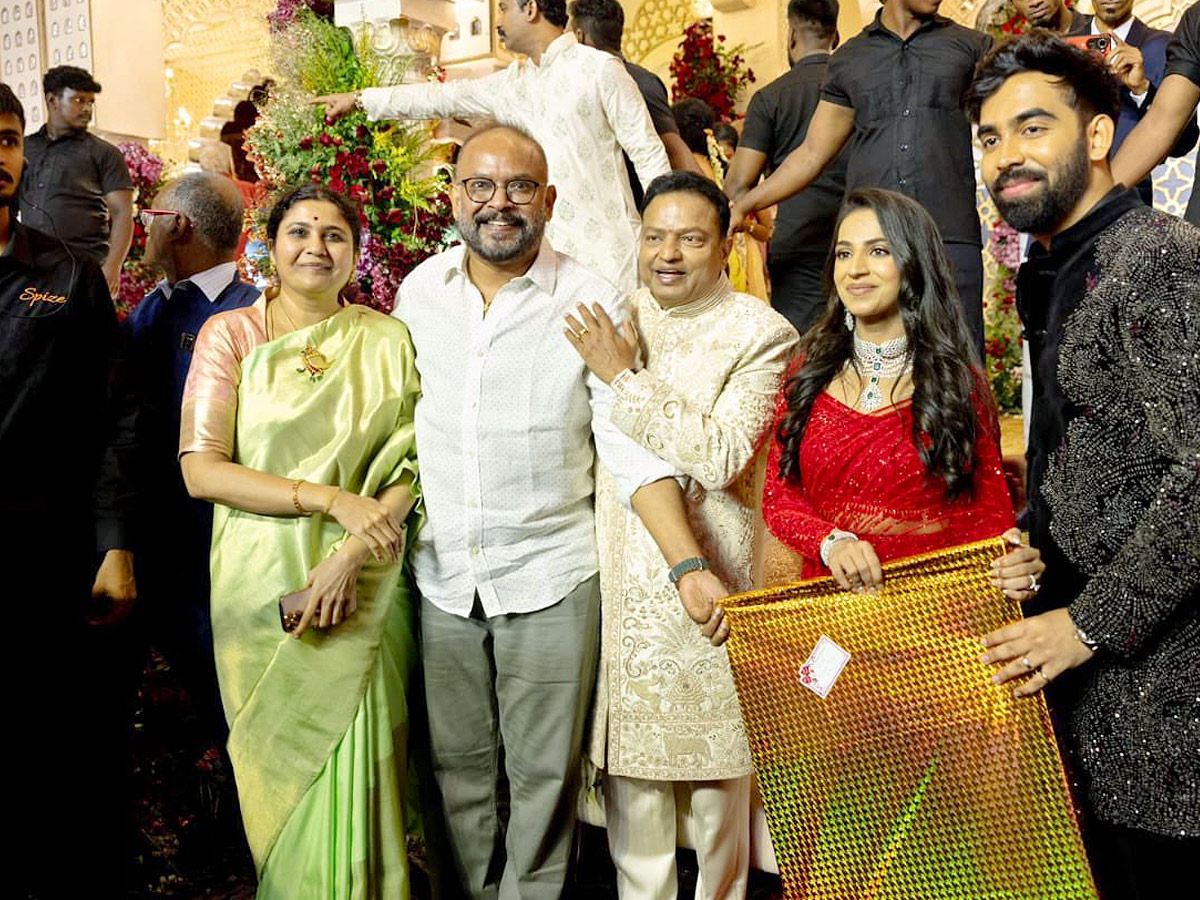 Celebreties Attended Ishari Ganesh Daughter Wedding Reception Photos5