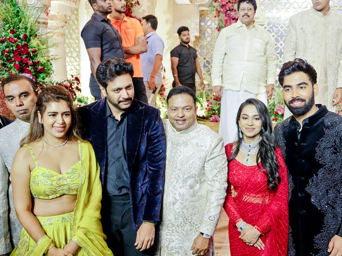 Celebreties Attended Ishari Ganesh Daughter Wedding Reception Photos9
