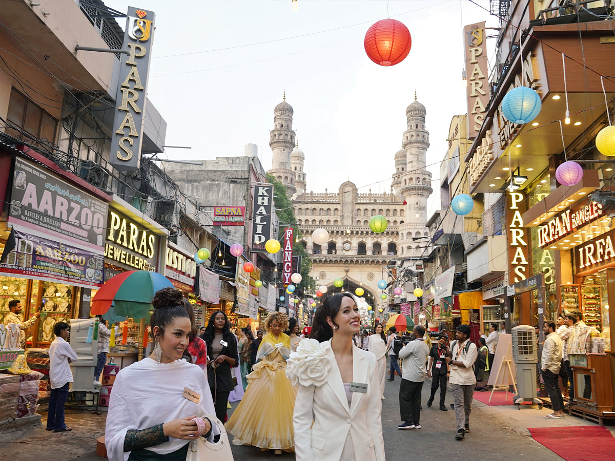 Miss World 2025 Contestants At Charminar, Hyderabad Photos10