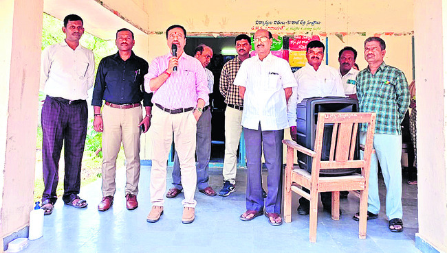 నిర్లక్ష్యం వహిస్తే చర్యలు తప్పవు2
