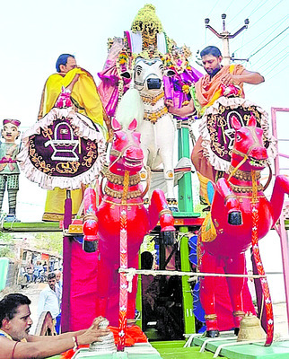 మూలస్థానేశ్వరుడికి ప్రత్యేక పూజలు 1