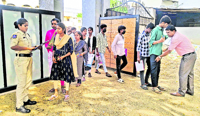 ప్రశాంతంగా పాలీసెట్1