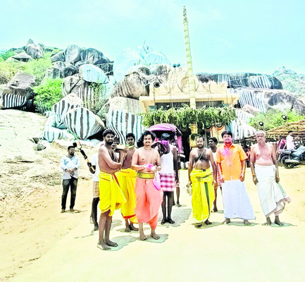 నకిలీ విత్తనాలు విక్రయిస్తే కఠిన చర్యలు: ఎస్పీ
1