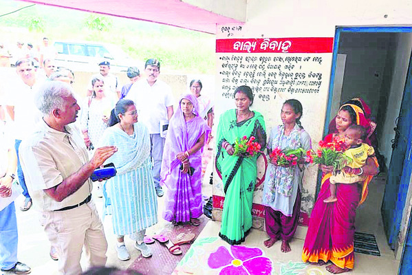 నొగొడాలో చీఫ్ సెక్రటరీ పర్యటన1