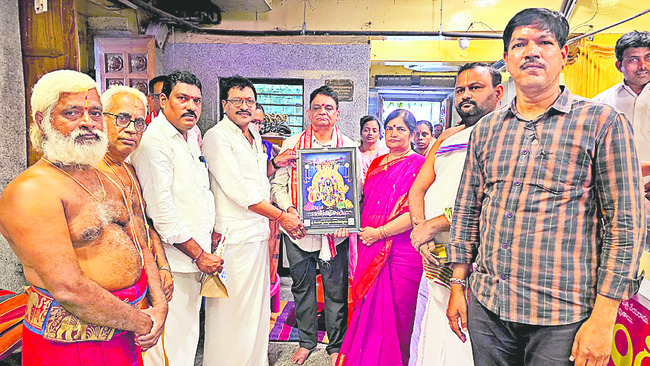 వెంకన్న సన్నిధిలో జస్టిస్‌ కిరణ్మయి 1