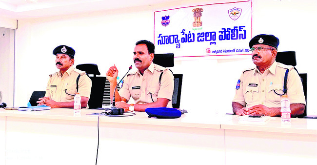 ఆధారాలు పక్కాగా నమోదు చేయాలి2