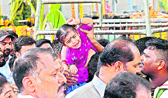 జాతరలో నిర్లక్ష్యం!1