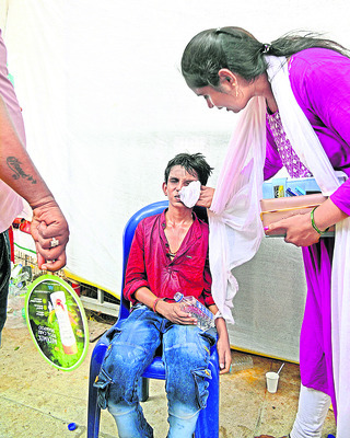 జాతరలో నిర్లక్ష్యం!4