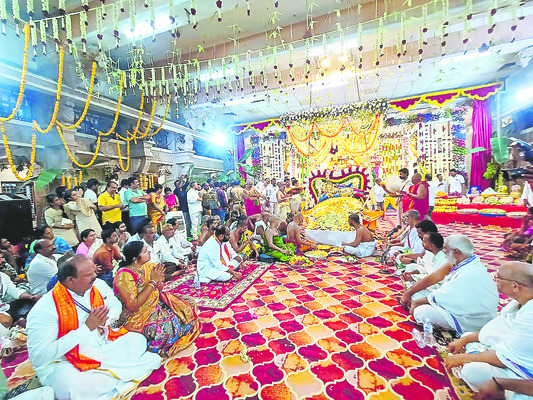 కనుల విందుగా.. విరుల పండుగ.. 3