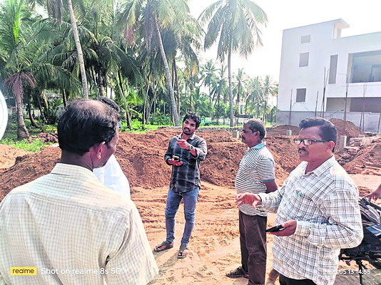 మట్టి..కొల్లగొట్టి1