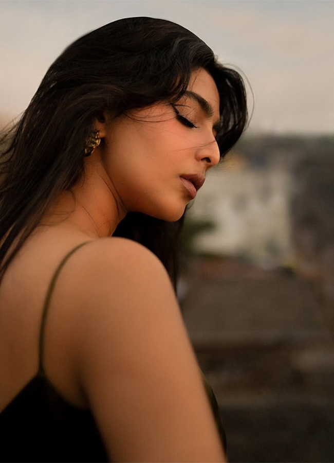 Beautiful Actress Aishwarya Lekshmi HD Photos Download11
