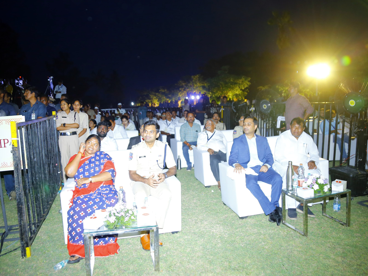 Miss World contestants at Ramappa Temple14