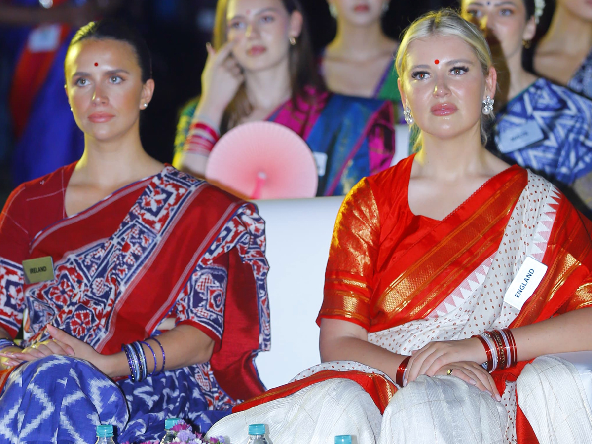 Miss World contestants at Ramappa Temple16
