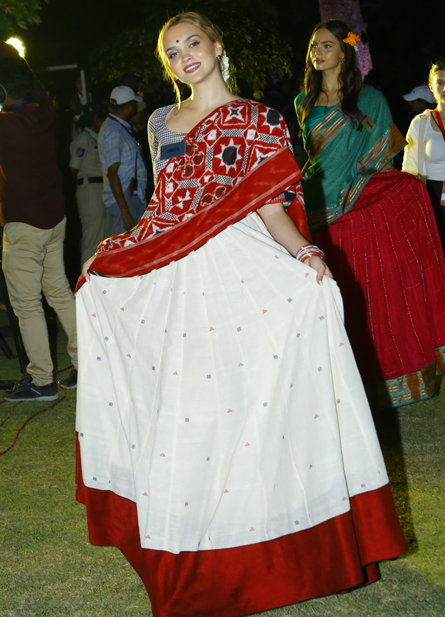 Miss World contestants at Ramappa Temple4