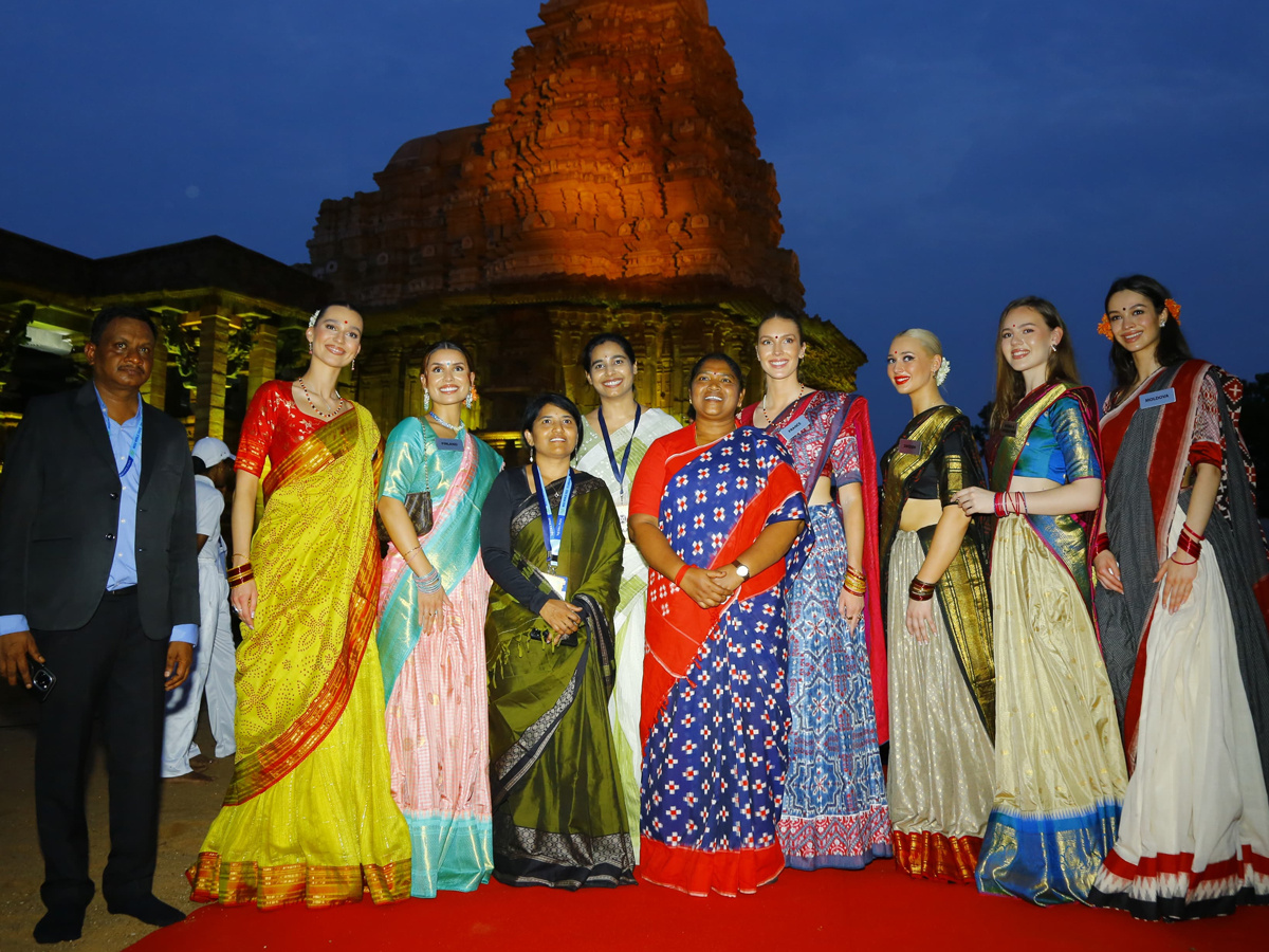 Miss World contestants at Ramappa Temple5