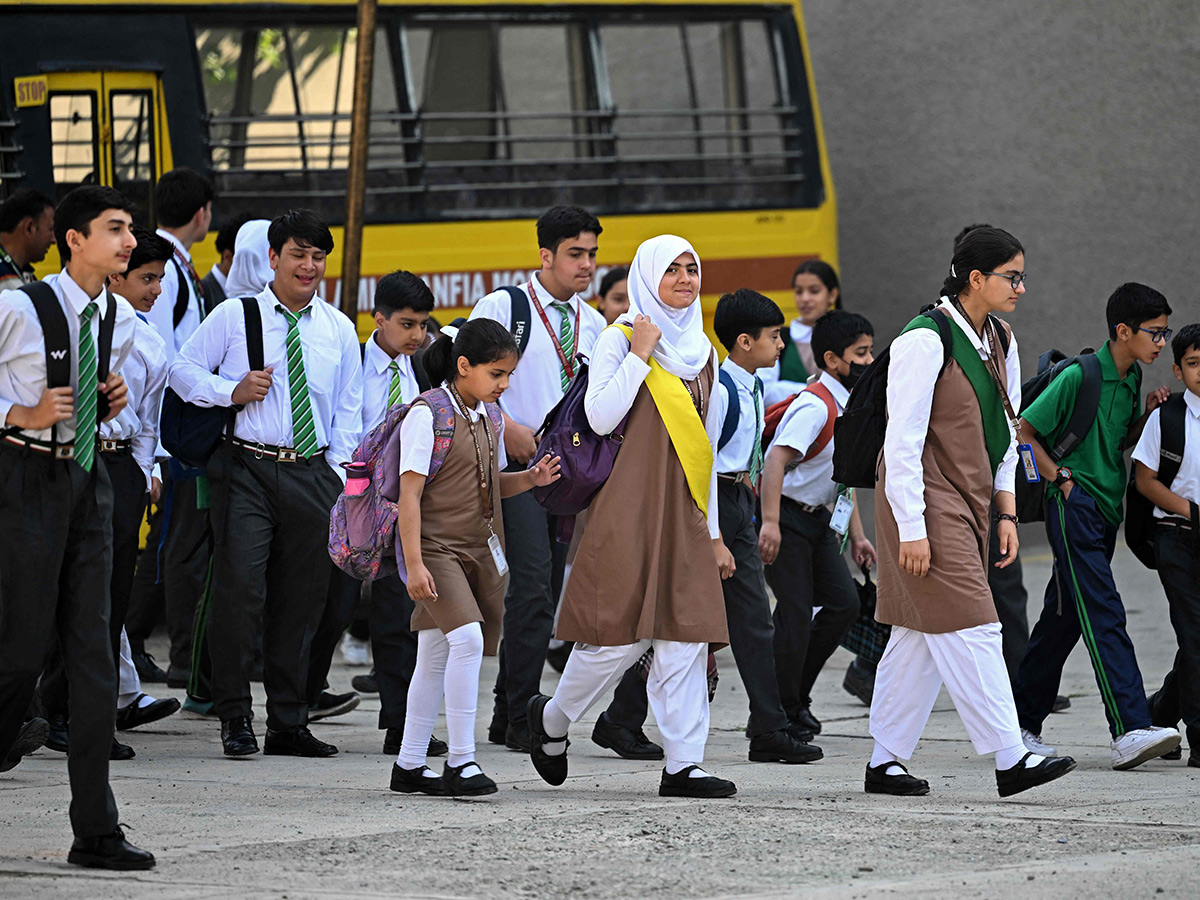 Srinagar Schools Reopen After Operation Sindoor Photos6